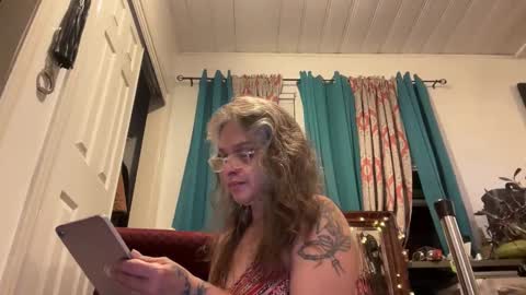 Tori online show from 04.24.26