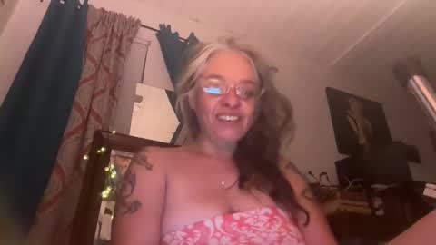 Tori online show from 04.25.26