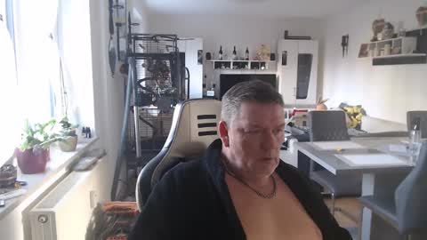 Snapshot of deinprinz2312 chatting on 01.18.25 deinprinz2312 online show from 01.18.25