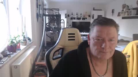 Snapshot of deinprinz2312 chatting on 02.11.25 deinprinz2312 online show from 02.11.25