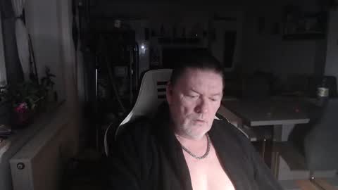 Snapshot of deinprinz2312 chatting on 03.10.25 deinprinz2312 online show from 03.10.25