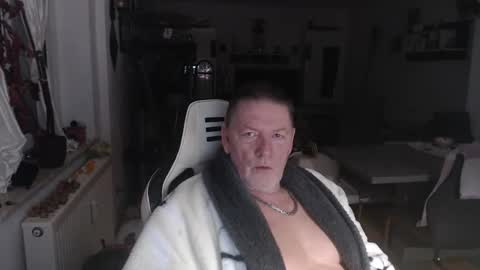 deinprinz2312 online show from 11.20.25