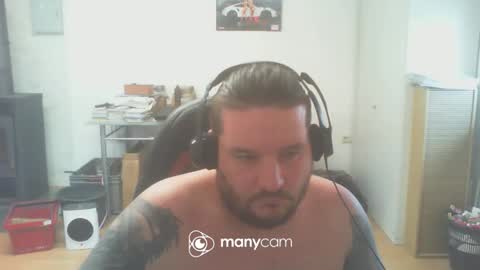 Snapshot of deinspielzeug87 chatting on 02.20.25 deinspielzeug87 online show from 02.20.25