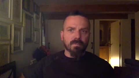 Snapshot of deivitzzz chatting on 10.29.25 Hermes online show from 10.29.25