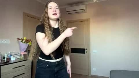 Mila online show from 03.17.26