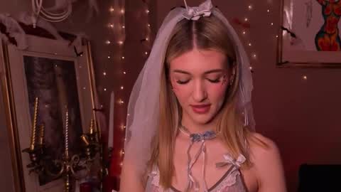 Snapshot of delcieodoherty chatting on 10.30.25 Adla online show from 10.30.25