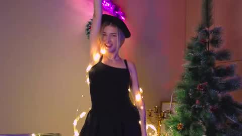 Snapshot of delcieodoherty chatting on 12.13.25 Adla online show from 12.13.25