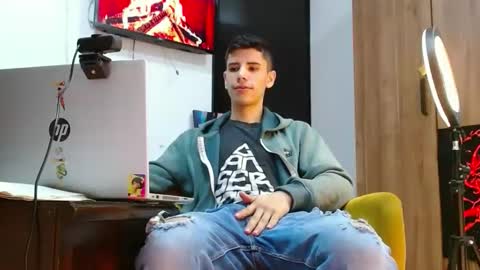 Snapshot of delglo chatting on 10.13.25 delglo online show from 10.13.25