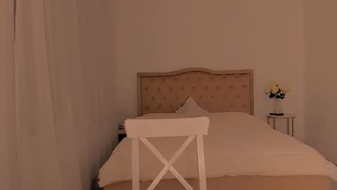 Snapshot of deliadelicious chatting on 01.27.25 deliadelicious online show from 01.27.25