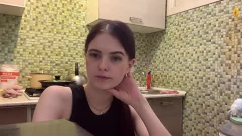 Snapshot of deliciastombaugh chatting on 04.15.26 Kiki online show from 04.15.26
