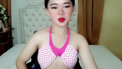 Snapshot of deliciously_sophie chatting on 05.18.26 Sophie online show from 05.18.26
