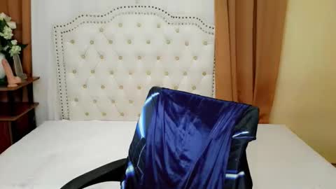 Snapshot of deliciously_sophie chatting on 05.18.26 Sophie online show from 05.18.26