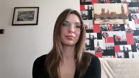 Snapshot of delightaurora chatting on 01.14.25 Aurora online show from 01.14.25