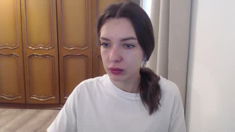 Snapshot of delightaurora chatting on 10.28.25 Aurora online show from 10.28.25