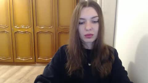 Snapshot of delightaurora chatting on 11.19.25 Aurora online show from 11.19.25