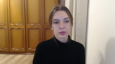 Snapshot of delightaurora chatting on 11.20.25 Aurora online show from 11.20.25