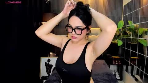 Tyra Colins online show from 09.28.25