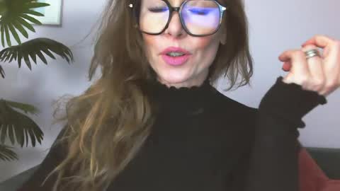 delilah_sweet online show from 06.16.26
