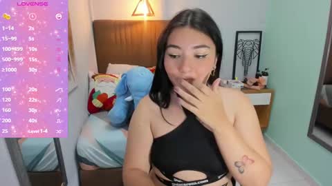 Snapshot of delilaquinn chatting on 12.19.24 delilaquinn online show from 12.19.24