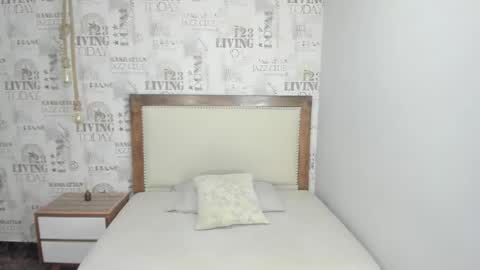 Snapshot of delilaquinn chatting on 11.21.25 delilaquinn online show from 11.21.25