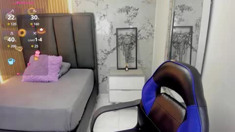 Snapshot of delilaquinn chatting on 12.02.25 delilaquinn online show from 12.02.25