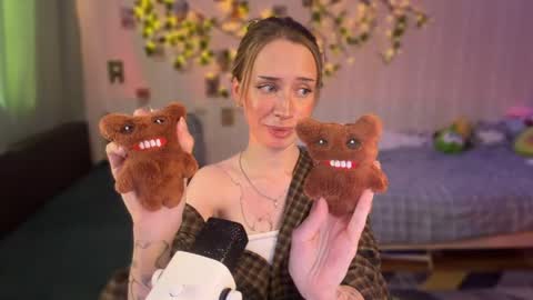 Della online show from 06.09.26