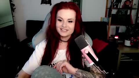 dellacrush_ online show from 11.12.25