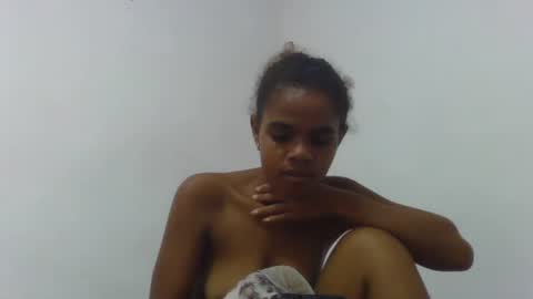 Snapshot of delphineee chatting on 03.06.26 delphine online show from 03.06.26