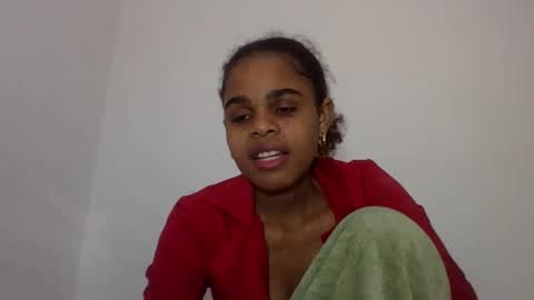 Snapshot of delphineee chatting on 06.08.26 delphine online show from 06.08.26
