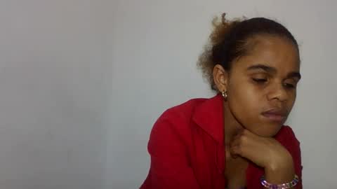 Snapshot of delphineee chatting on 06.10.26 delphine online show from 06.10.26