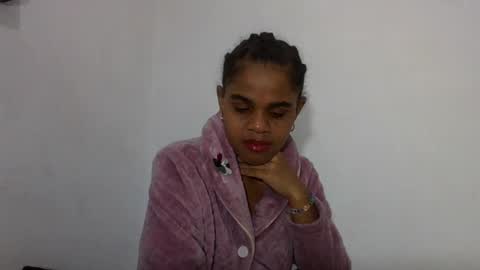 Snapshot of delphineee chatting on 06.17.26 delphine online show from 06.17.26