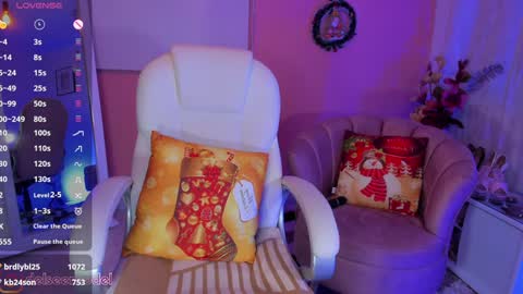 Snapshot of delsee_ chatting on 12.13.24 Delsee online show from 12.13.24