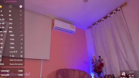 Snapshot of delsee_ chatting on 02.17.25 Delsee online show from 02.17.25