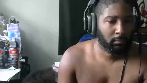 Snapshot of delta7012 chatting on 10.11.25 delta7012 online show from 10.11.25