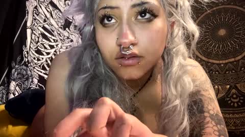 Snapshot of deluxxxeblu chatting on 12.12.24 TankinBody online show from 12.12.24