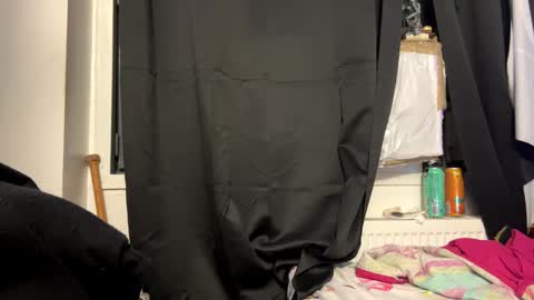 Snapshot of deluxxxeblu chatting on 02.15.25 TankinBody online show from 02.15.25