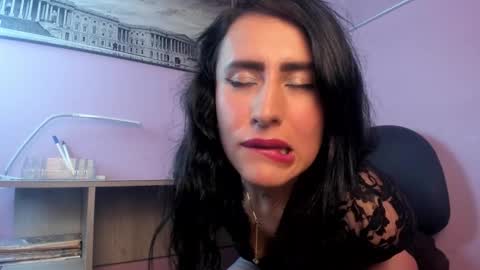 DEMI MOORE online show from 02.03.26