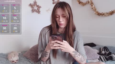 Snapshot of demiamour chatting on 12.10.24 Demi. not your babybabebb and other shit online show from 12.10.24