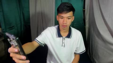 Snapshot of den_cummers chatting on 03.22.26 den_cummers online show from 03.22.26