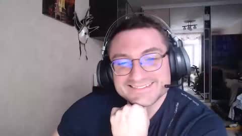 Snapshot of den_lover1 chatting on 12.10.24 Den online show from 12.10.24