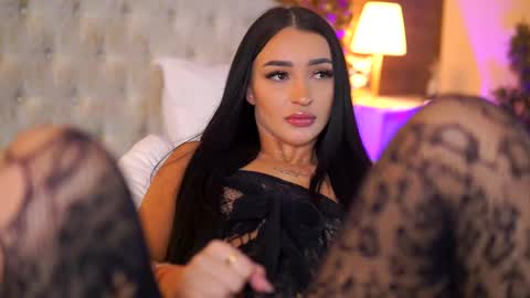 denisedevilles online show from 03.04.25