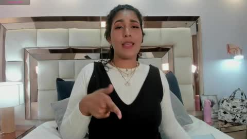 Denisse Khan online show from 04.26.26