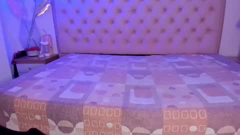 denisse_logan online show from 10.17.25