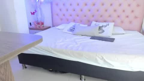 denisse_logan online show from 04.24.26