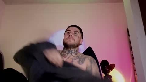 Snapshot of denjig chatting on 11.11.25 Oliver online show from 11.11.25