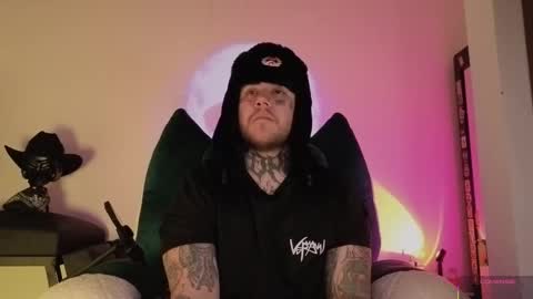 Snapshot of denjig chatting on 11.18.25 Oliver online show from 11.18.25