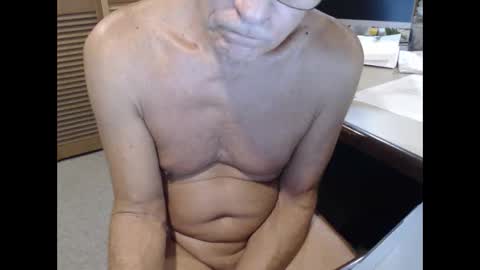 Snapshot of denn_jett chatting on 10.06.25 Den Jet online show from 10.06.25