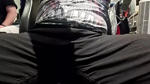 Snapshot of dennis210586 chatting on 05.19.26 dennis210586 online show from 05.19.26