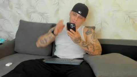 dennis munera online show from 12.04.24