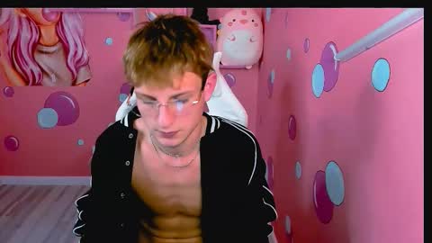 Snapshot of dennis_rodriguez chatting on 11.28.25 Dennis online show from 11.28.25